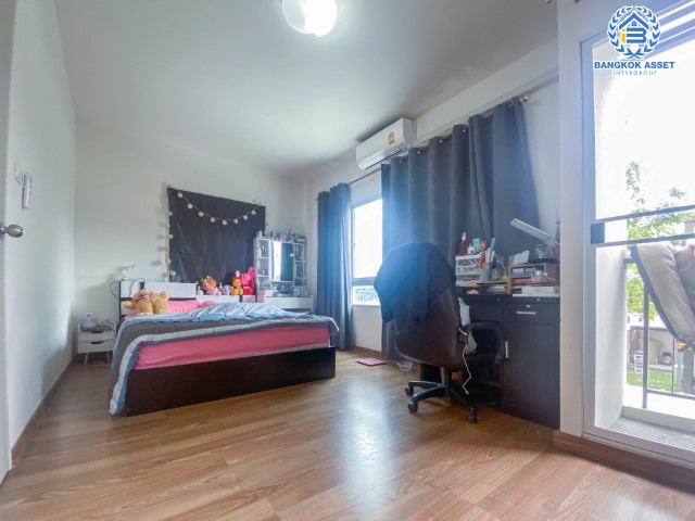 *****ทาวน์เฮ้าส์มือสองย่านนนทบุรี ม.ลุมพินี ทาวน์วิลล์ ราชพฤกษ์-นครอินทร์ หลังมุม เนื้อที่กว้าง 29.40 ตร.ว. ฟังก์ชัน 3 ห้องนอน 2 ห้องน้ำ ที่จอดรถ 2 คัน บ้านหลังมุมมีพื้นที่ด้านข้าง เดินทางสะดวก เข้า-ออกได้หลายเส้นทาง ทั้ง ถ.นครอินทร์, ถ.ราชพฤกษ์ ใกล้ทางด่วน "ศรีรัช"